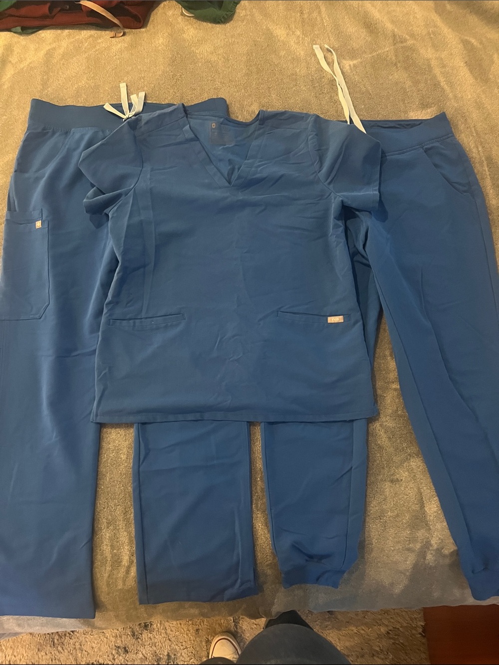 Figs Women's Scrub Top & Track Pants Set - Blue